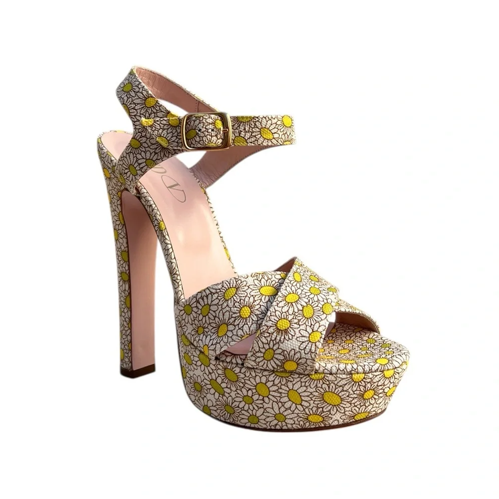 Red Valentino Yellow Daisy Print Platform Sandals Heels Size 38‎ US 7.5